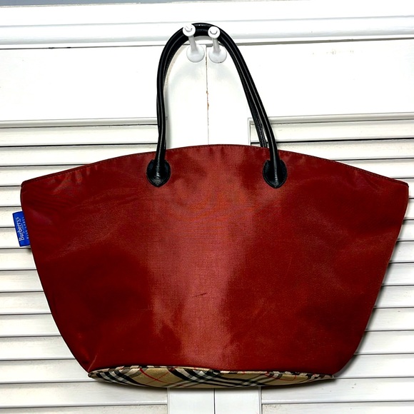 Burberrys of London Blue Label - Burgundy Vintage tote w/ COA -PRICE FIRM - Picture 5 of 8